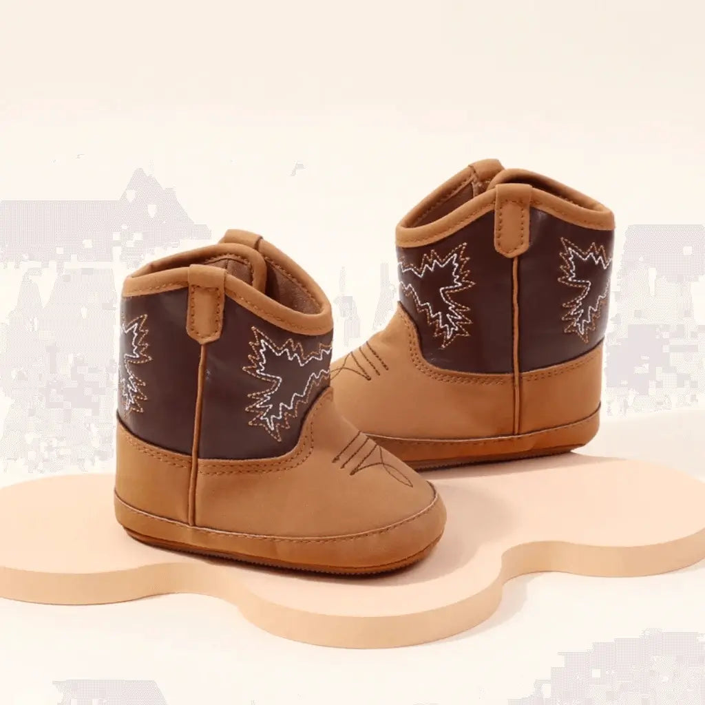 bota-country-infantil-menino-marrom-com-detalhes-bordados-e-costura-reforcada