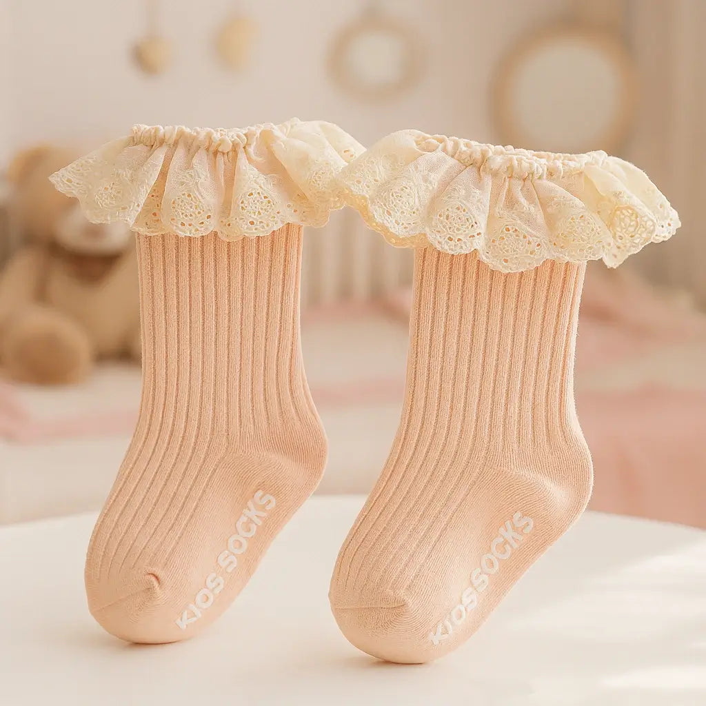 meias-infantis-femininas-com-renda-rosa-bebe-conforto-e-estilo