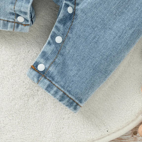 detalhe-macacao-jeans-bebe-botoes-pressao-fecho-pratico