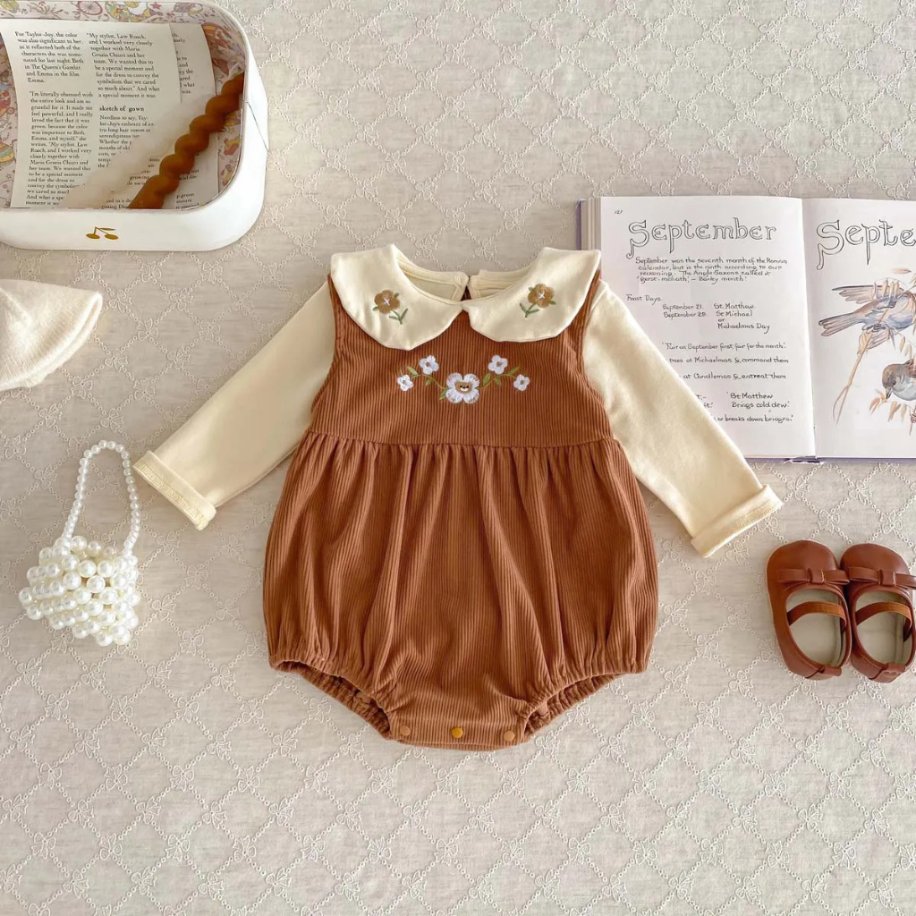 Romper de Bebê Menina com Gola Bordada – Look Quentinho para Outono/Inverno